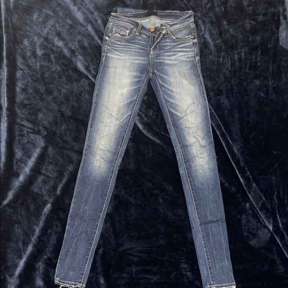 Buckle Women's Faded Blue Skinny Jeans - Picture 1 of 2